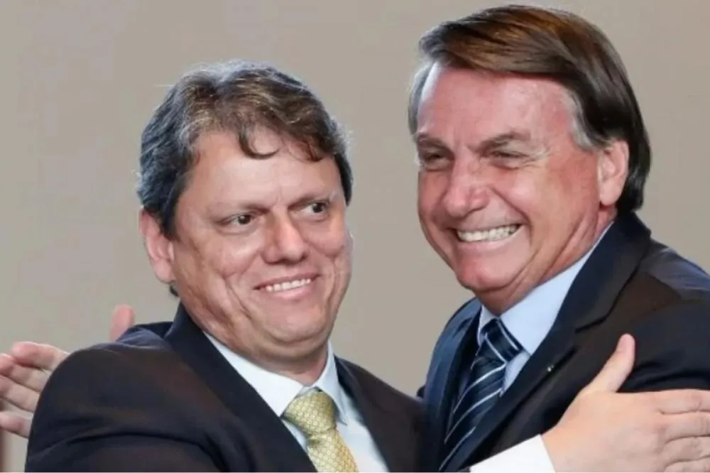Tarcísio visita Bolsonaro nesta segunda (29), em Brasília