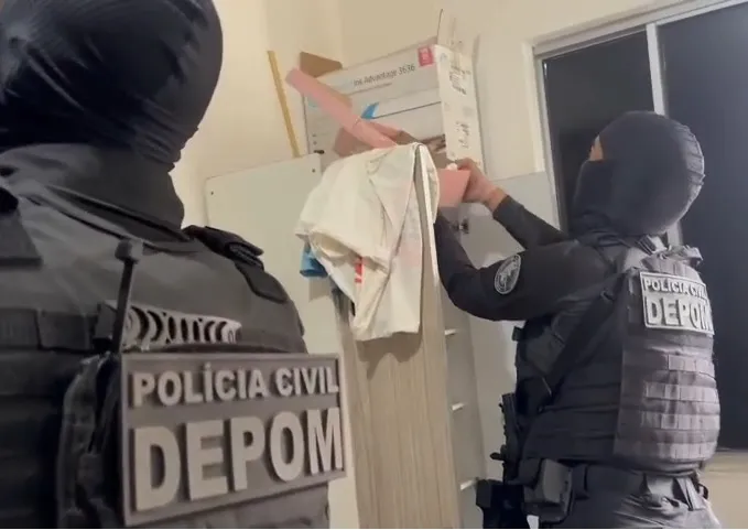 Ex-policial militar e mulher são presos em Salvador e São Sebastião do Passé