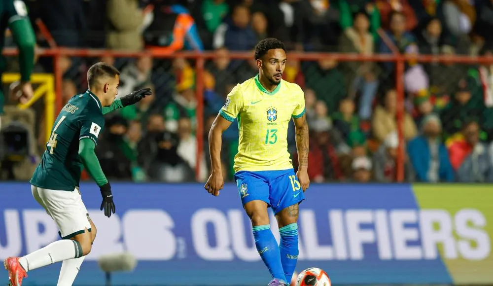 Lateral Vitinho do Botafogo é convocado por Carlo Ancelotti 