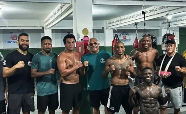 Filho de Ivete Sangalo chama atenção ao treinar boxe com Popó