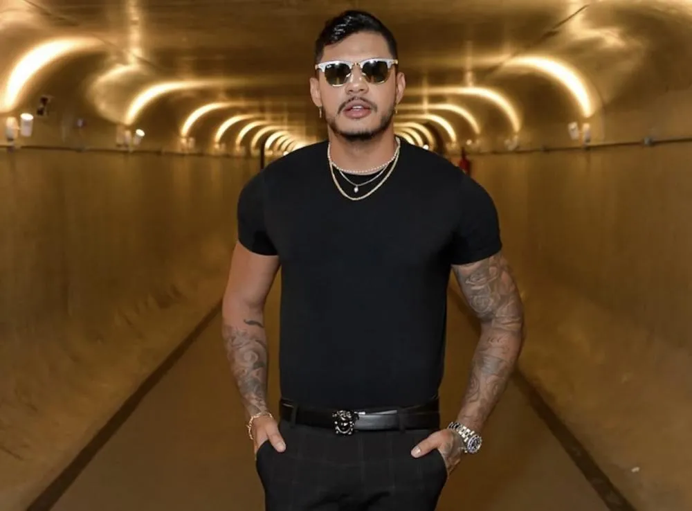 Rapper Hungria recebe alta de hospital em Brasília