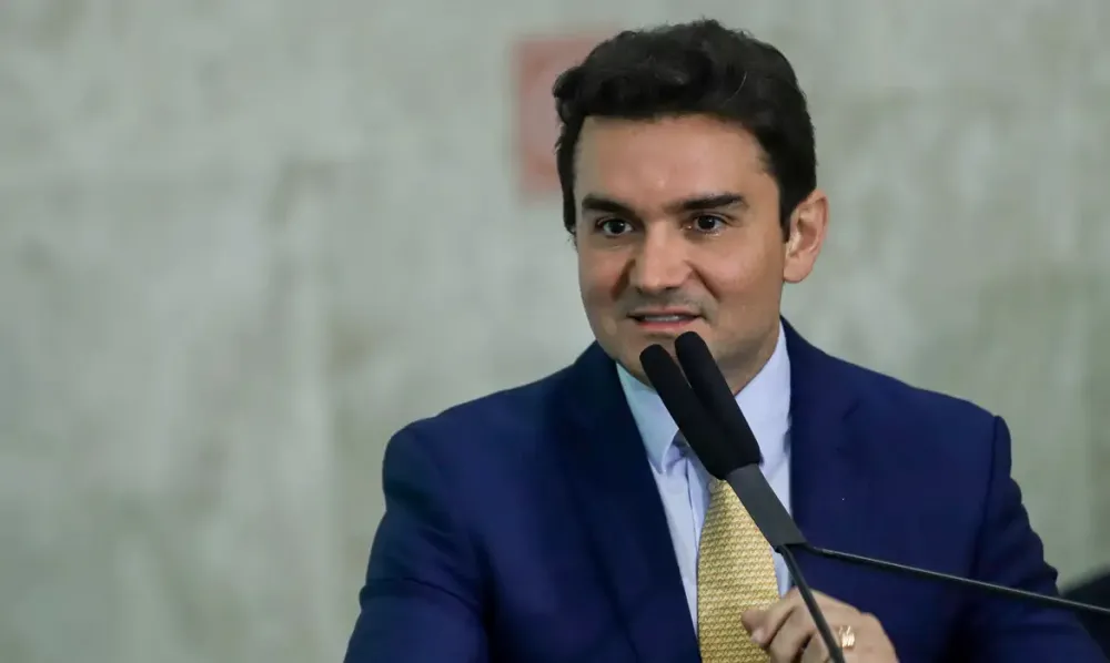 Governo não descarta filiar Sabino ao PT