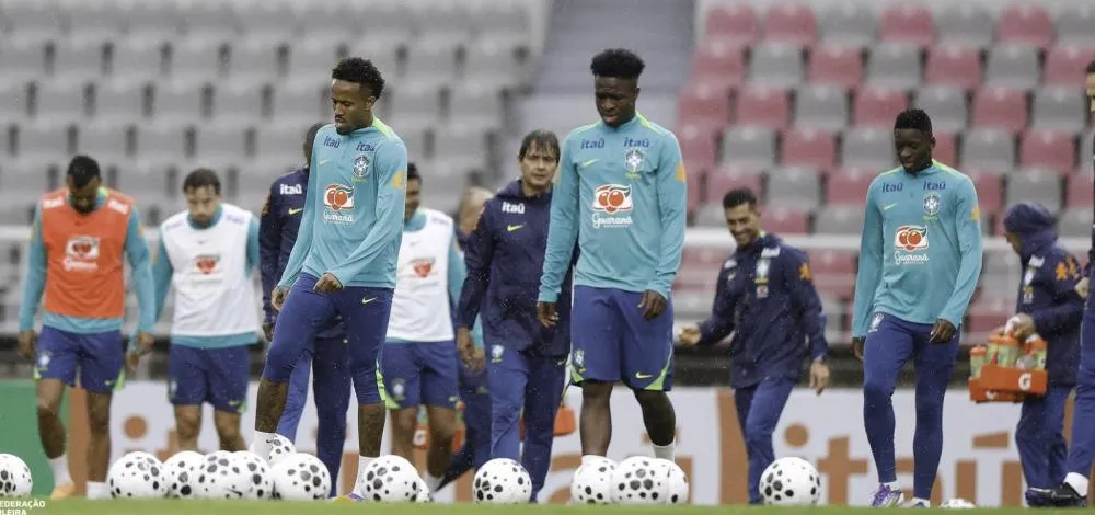 Ancelotti comanda primeiro treino da seleção para amistosos na Coreia do Sul