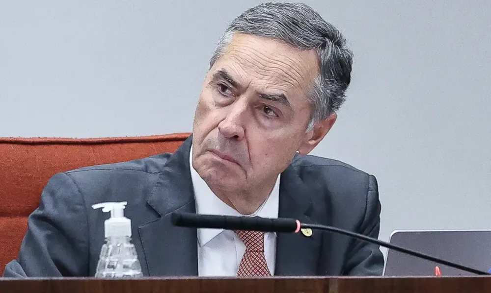 Luís Roberto Barroso anuncia aposentadoria antecipada do STF