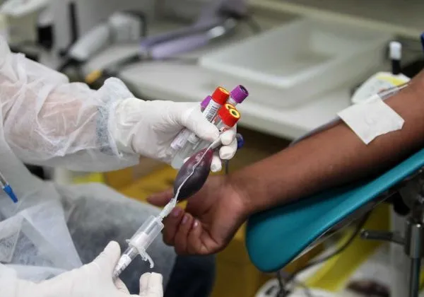 Bahia e Vitória se unem em campanha solidária de doação de sangue com a Hemoba