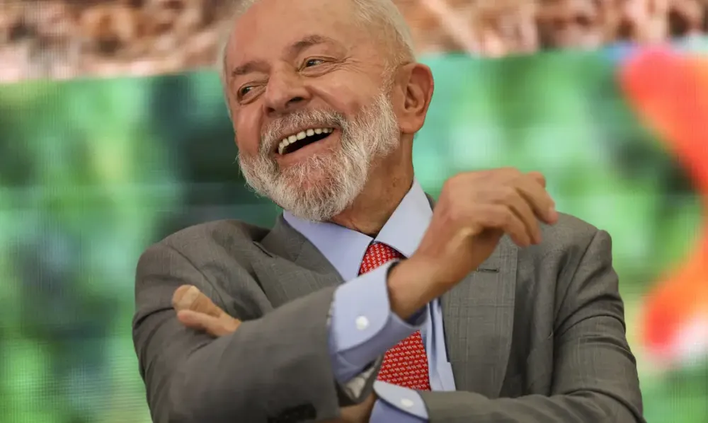 Lula prepara nova indicação após aposentadoria antecipada de Barroso