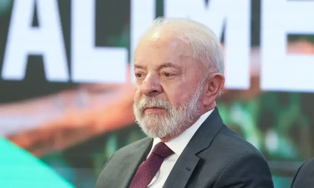 Após derrota na Câmara, Lula exonera aliados do Centrão