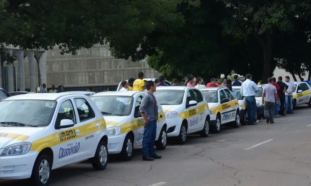 Governo divulga regras para instrutores de CNH sem vínculo com autoescola 