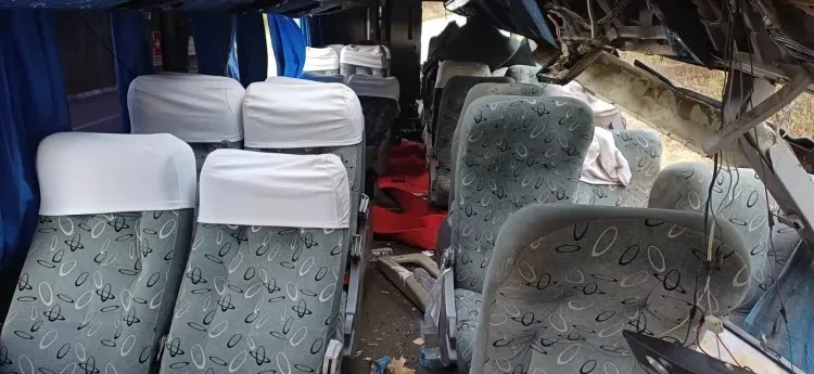 Acidente com ônibus deixa ao menos 16 mortos e vários feridos em Pernambuco