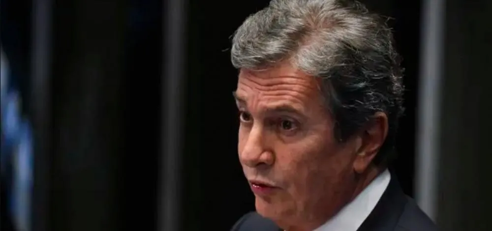 Defesa de Collor tem cinco dias para justificar desligamento de tornozeleira eletrônica