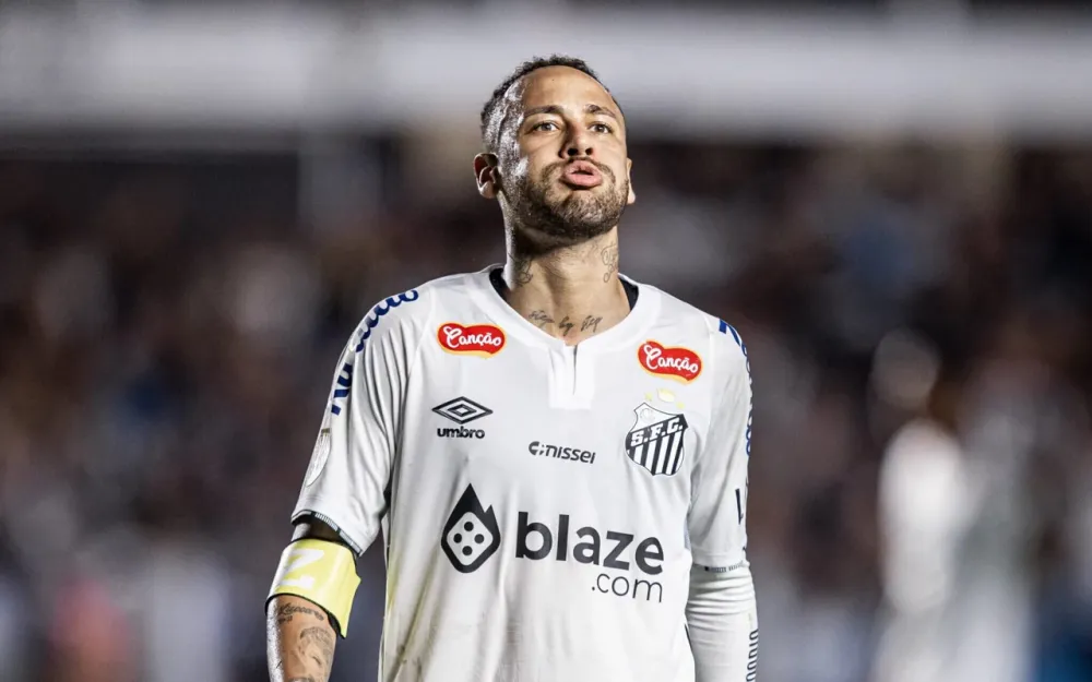 Neymar critica arbitragem após Santos perder para o Vitória