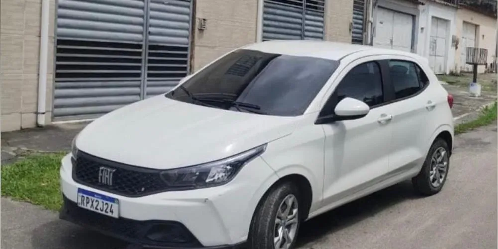 Polícia Militar recupera carro roubado em Dias d’Ávila