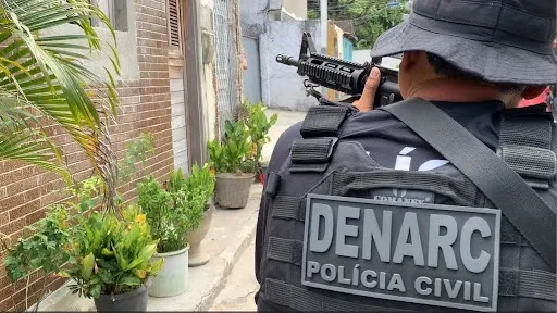 Influenciadora digital é presa na Operação Erva Afetiva em Itapuã