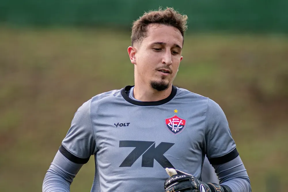 Thiago Couto estreia no Vitória, mas lamenta: “Resultado não veio”