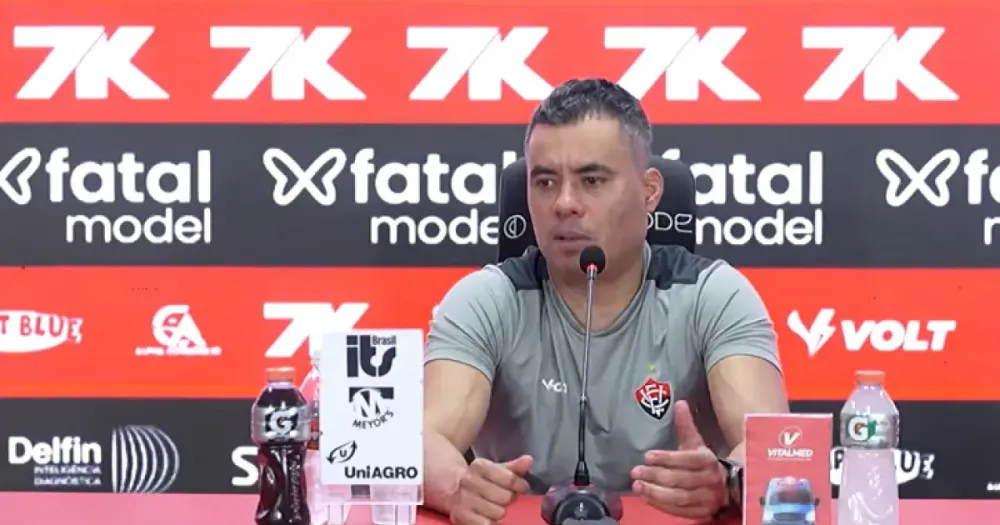 Jair Ventura lamenta derrota com um jogador a mais: “Quando é recorrente, deixa de ser coisas do futebol”