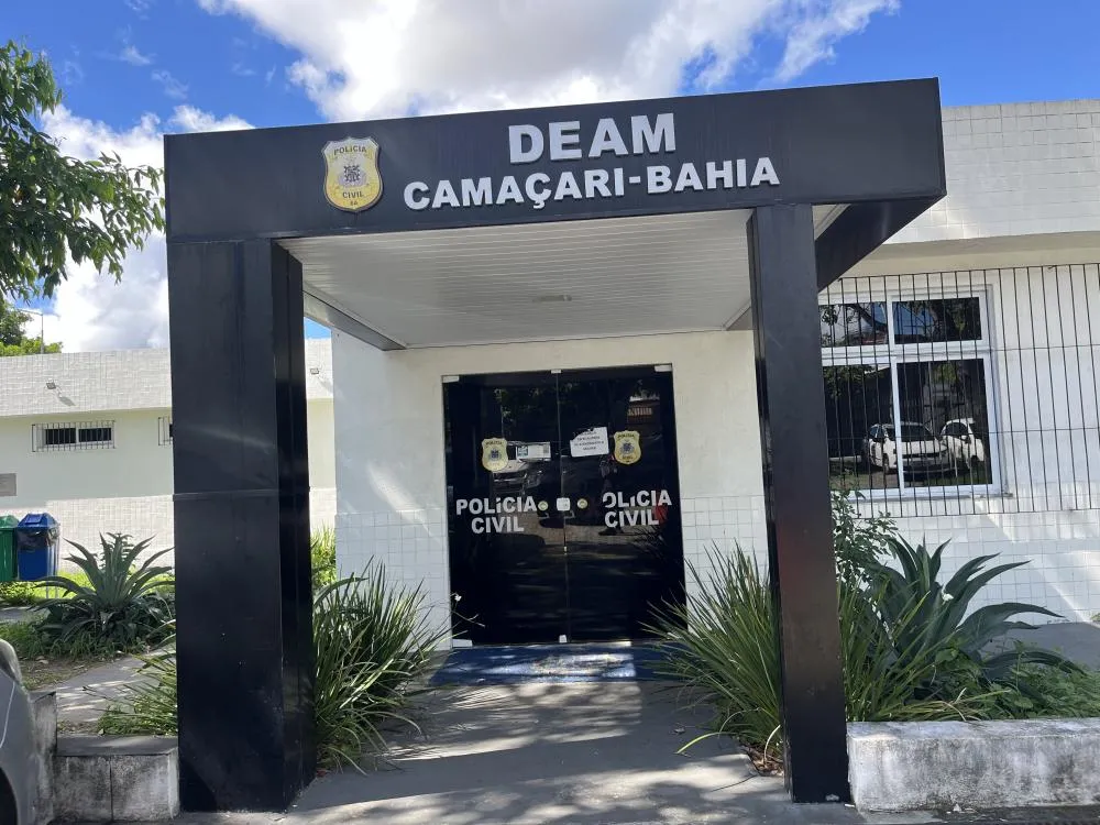 Homem mata ex-companheira e tira a própria vida no bairro Phoc II