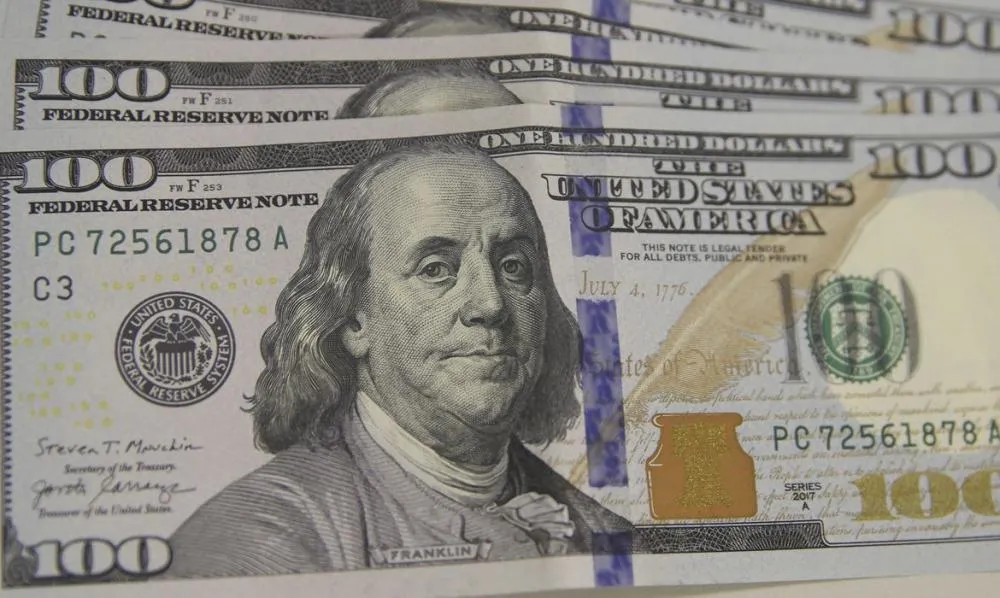 Bolsa bate recorde e dólar cai após reunião entre Lula e Trump