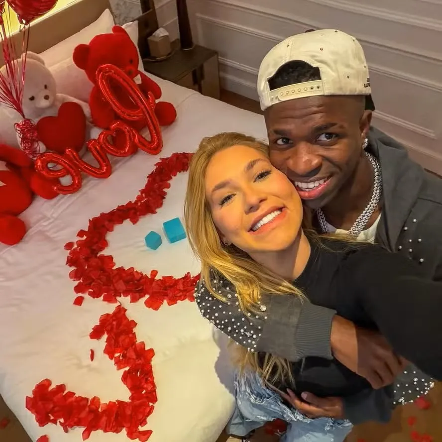 Vini Jr. faz 1º post com Virginia Fonseca e se declara: 'Love'