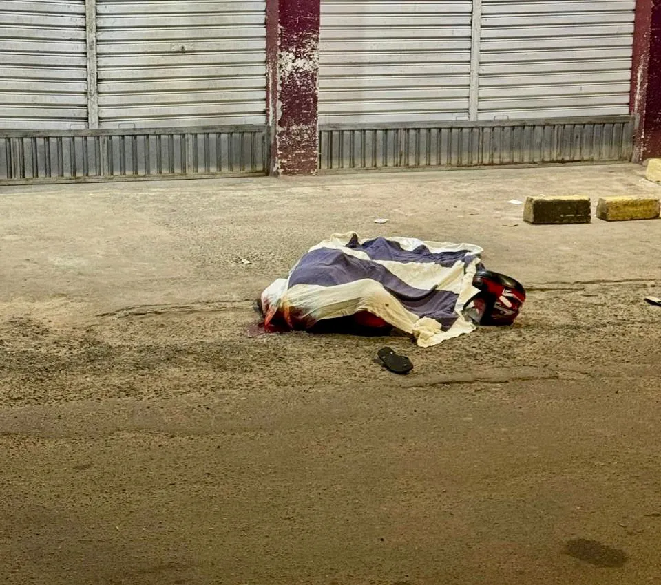 Homem é morto a tiros durante assalto em Camaçari; motocicleta foi levada