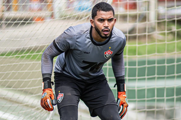 Goleiro Lucas Arcanjo vai precisar de cirurgia e não joga mais nessa temporada