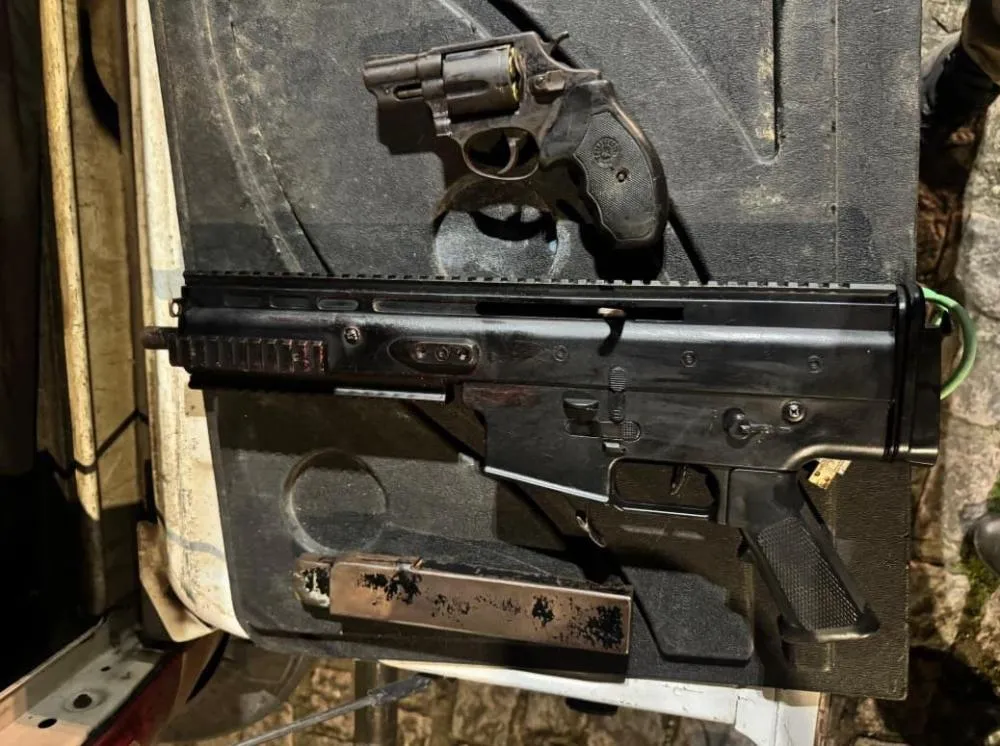 Confronto com a PM termina com dois suspeitos mortos e apreensão de armas e drogas 