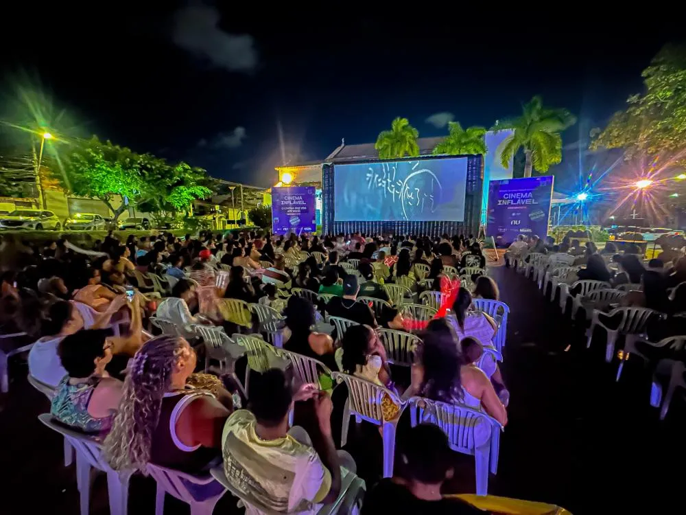 Mais de 3 mil pessoas prestigiam o projeto Cinema Inflável 