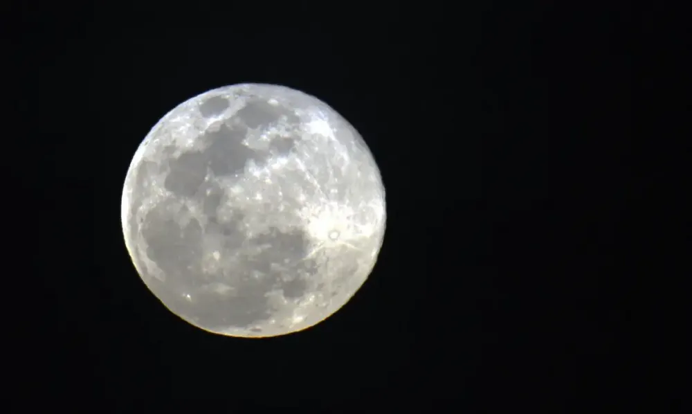 Segunda superlua do ano poderá ser vista no Brasil por 3 dias