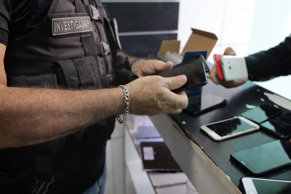 Polícia Civil devolve celulares recuperados nesta quarta (5)