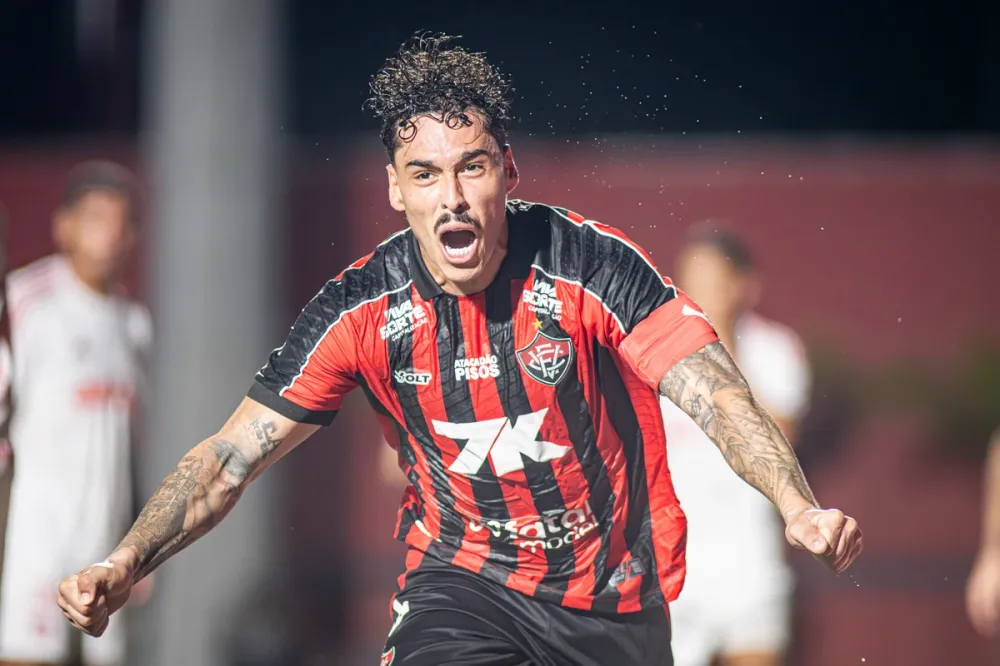 Vitória vence o Inter no Barradão e sai da zona de rebaixamento
