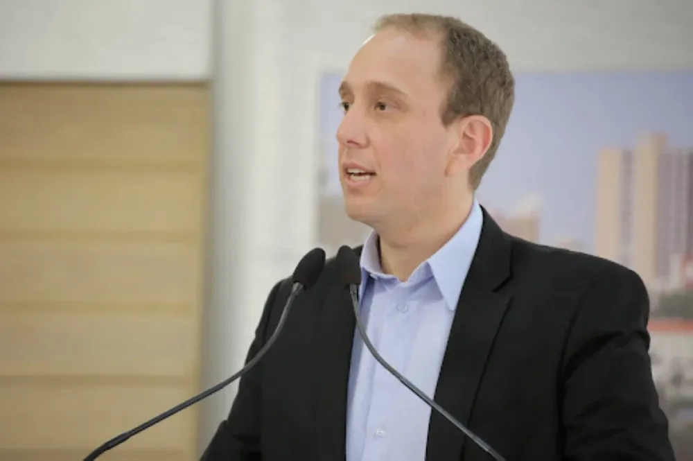 Tribunal afasta Rodrigo Manga do cargo de prefeito de Sorocaba