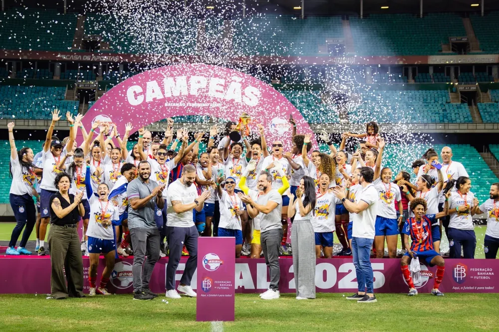 Bahia celebra hexa feminino após triunfo diante do Vitória na Fonte Nova