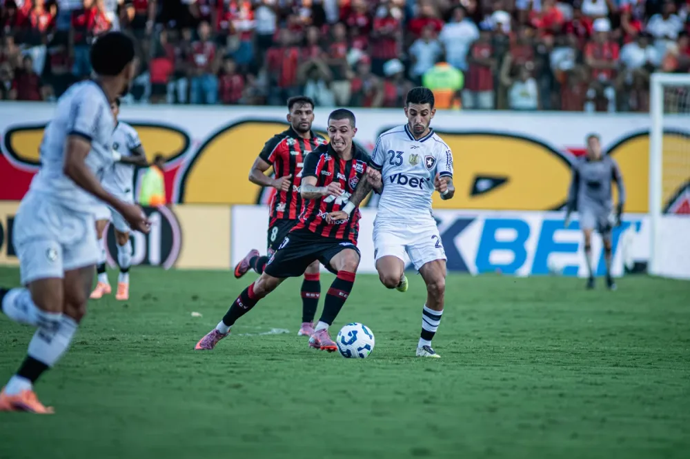 Com apoio da torcida, Vitória empata com o Botafogo no Barradão