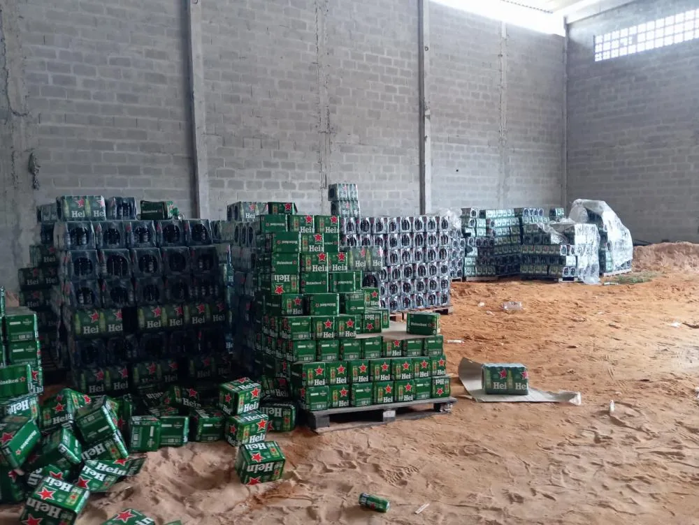 Carga de cerveja furtada é localizada em galpão na capital baiana