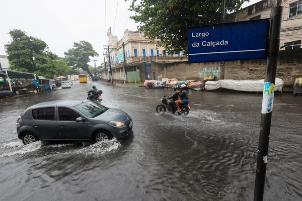 Salvador supera em 12 horas volume de chuva previsto para todo o mês de novembro