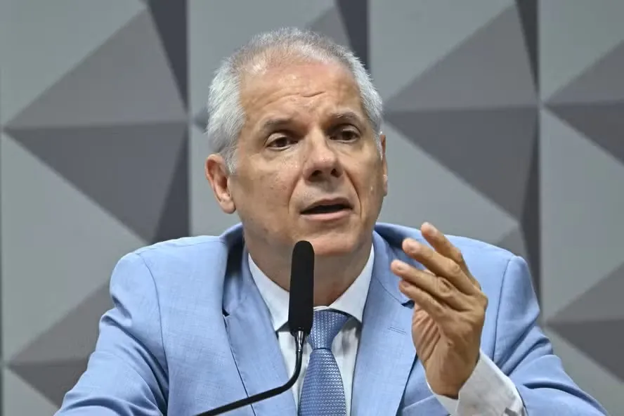 Ex-presidente do INSS é acusado de receber propina de R$ 250 mil mensais da Conafer