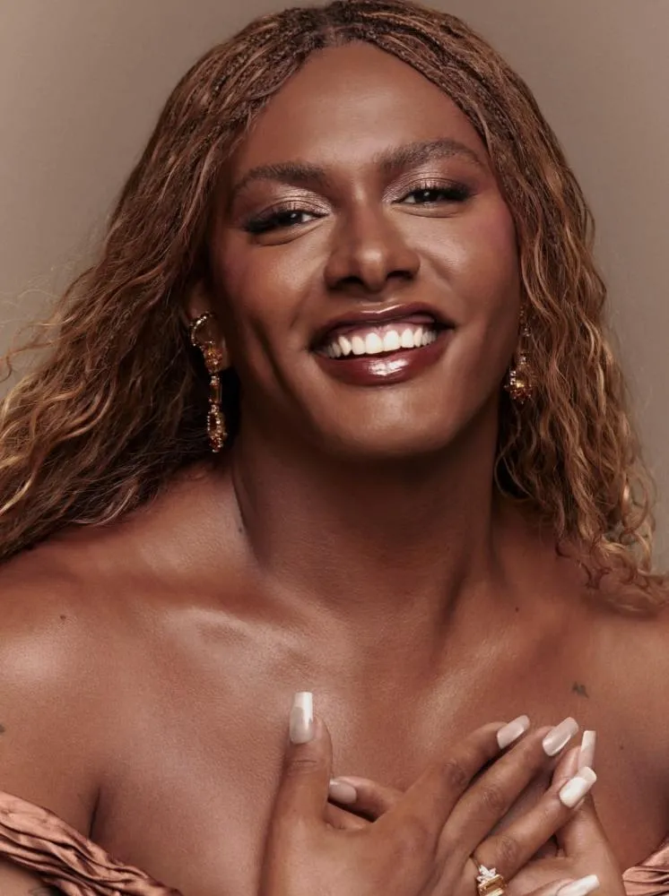 Liniker leva três prêmios e é destaque no Grammy 2025