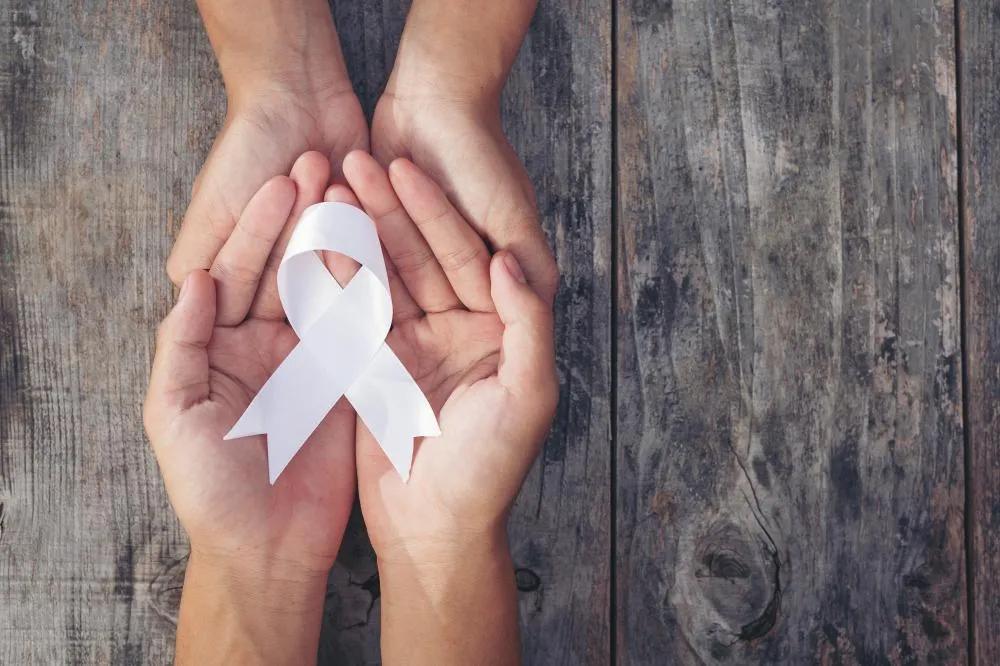 Campanha “Laço Branco” incentiva homens a atuarem no combate à violência contra a mulher
