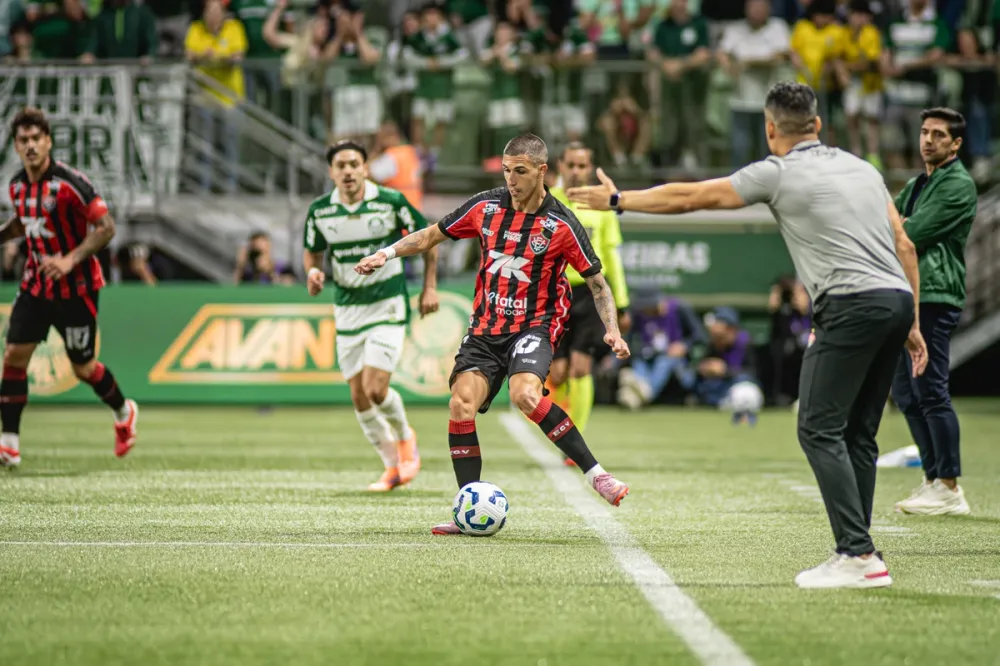 Vitória segura o Palmeiras fora de casa e soma ponto importante na briga contra o rebaixamento