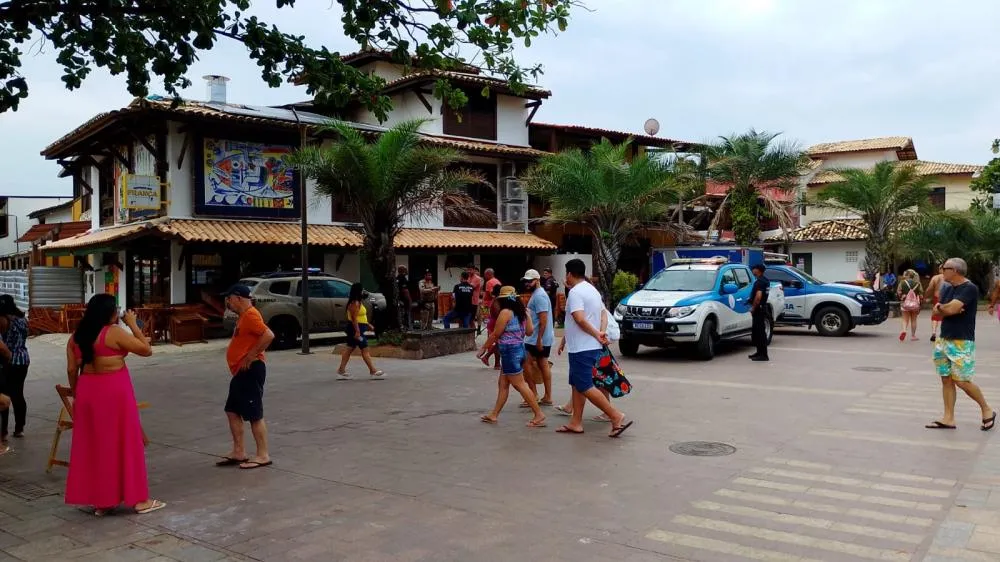 Criança de 3 anos morre em incêndio em residência acima de bar na Praia do Forte