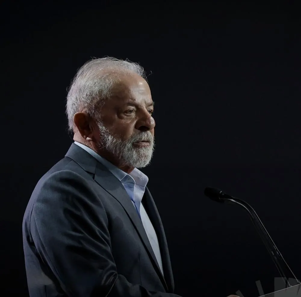 Lula é criticado nas redes após sancionar lei que proíbe “todes” e linguagem neutra