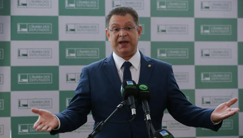 Bolsonaro ser preso no dia 22 mostra psicopatia de Moraes, diz líder do PL