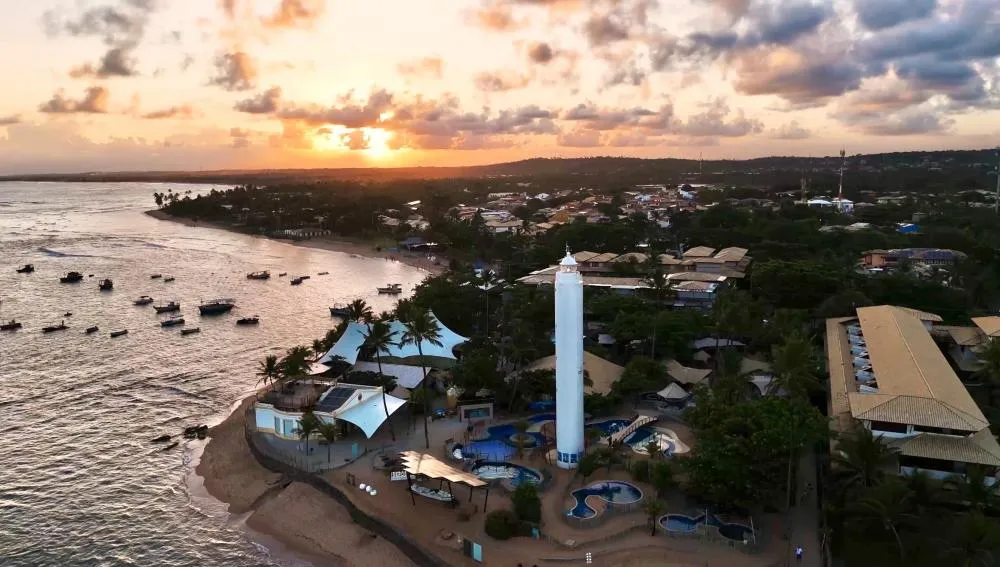 Mata de São João lança oficialmente a temporada de verão em evento exclusivo na Praia do Forte