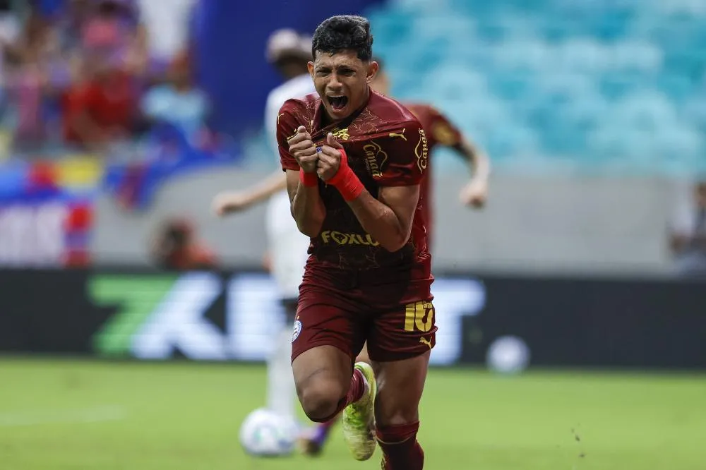 Bahia vence o Vasco na Fonte Nova e volta ao G-6 do Brasileirão