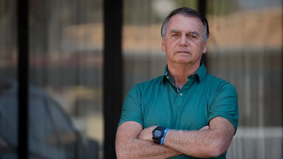 Moraes autoriza visitas dos filhos a Bolsonaro e mantém regras rígidas na PF
