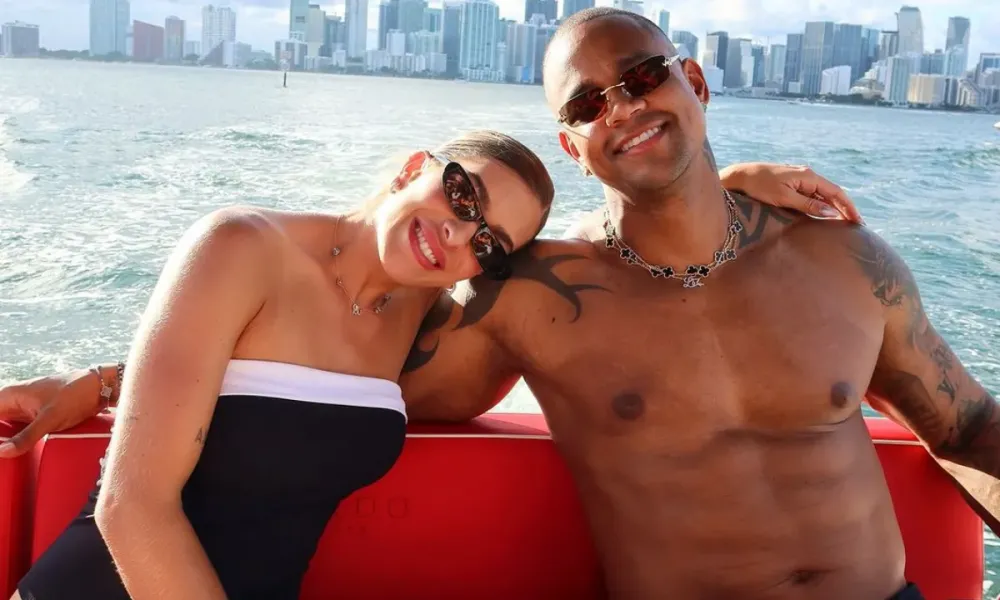Léo Santana e Lore Improta revelam sexo do segundo filho; veja qual 