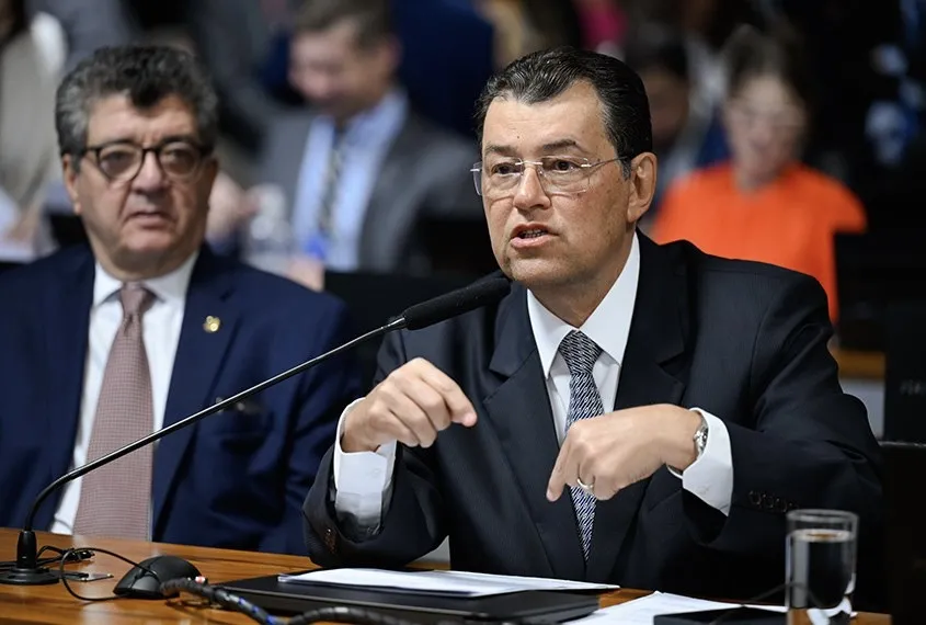 Comissão do Senado adia votação que aumenta taxação de fintechs e bets