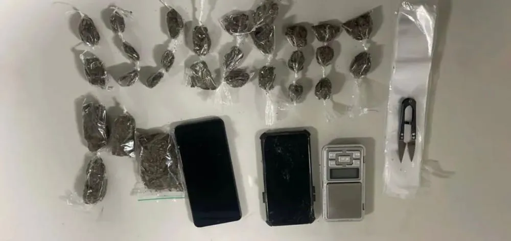 Polícia prende dois homens por tráfico de drogas no Parque 01