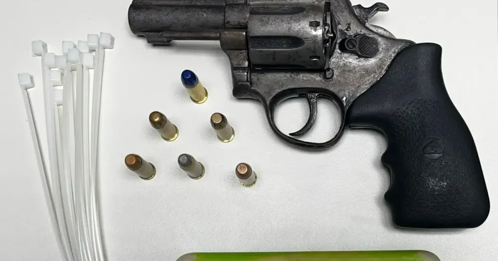Homem é preso com revólver após ameaçar moradores no bairro Verdes Horizontes