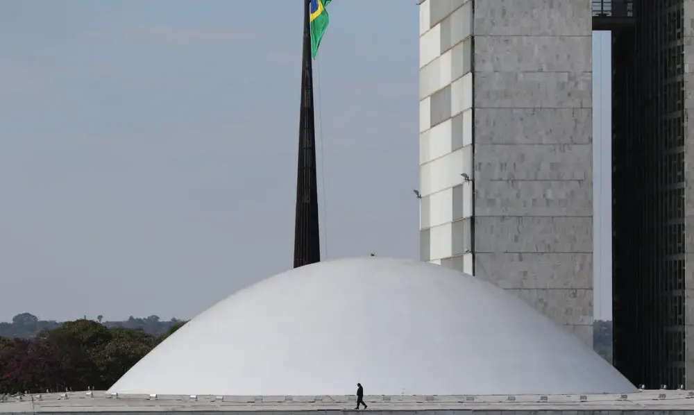 Após condução coercitiva, ex-coordenador do INSS depõe na CPMI