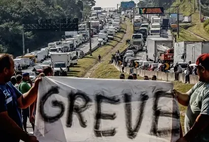 Desembargador e liderança anunciam greve de caminhoneiros em todo o país